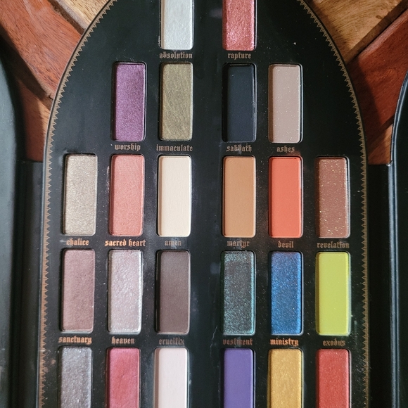 Kat Von D Saint & Sinner Palette - Picture 4 of 6